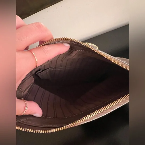 Louis Vuitton Petillante Monogram Empreinte Clutch - excellent condition! - Picture 13 of 16